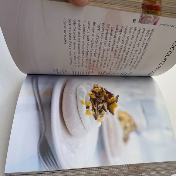 😋3 for $20 All Cookbooks😋The Goden Book of Desserts - Picture 2 of 6